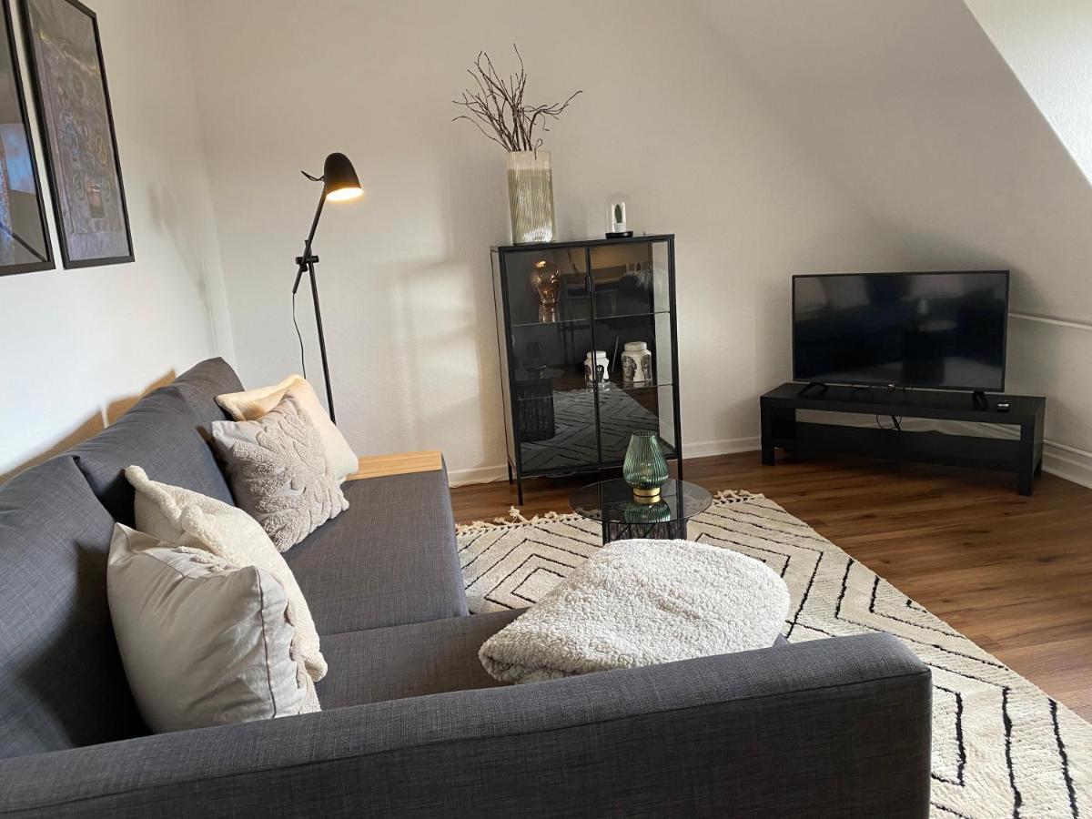 Bostel 1 - Modernes Dachgeschoss-Studio In Duisburg Meiderich, 4,7 Km Hbf, U-Bahn 250M, Flughafen Duesseldorf 28 Km, Landschaftspark 2,9 Km, 5 Gehminuten Von Herzklinik Entfernt Екстериор снимка